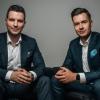 „Nicht nur die Professionalität muss stimmen, sondern auch die Chemie“: Immobilienexperte Jakob Grethe (links) und Manuel Schellmann (rechts) wissen, worauf es im Immobiliengeschäft ankommt.