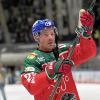 Cody Kunyk bleibt auch in der Saison 2025/26 bei den Augsburger Panthern.