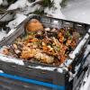 Mit der richtigen Schichtung klappt auch das Kompostieren im Winter.