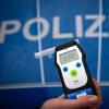 Ein Autofahrer geriet in Oettingen in eine Verkehrskontrolle und wurde mit 0,6 Promille erwischt. 