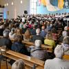 Auch der Schulchor des Rhabanus-Maurus-Gymnasiums unter der Leitung von Johannes Gruber wirkte bei der Neuauflage des Befreiungskonzerts, das vor 80 Jahren in St. Ottilien gegeben worden war, mit.