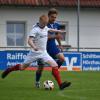 Stefan Brunner (vorne) und der TSV Schiltberg feierten gegen den VfL Ecknach II (im Bild Florian Kistler) einen wichtigen 3:2-Sieg. 