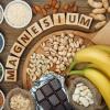 Hülsenfrüchte, Kerne, Samen und Bitterschokolade sind reich an Magnesium. Doch kann der Mineralstoff wirklich helfen, einen hohen Cortisolspiegel zu senken?