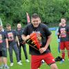 Der TSV Kettershausen steigt zum zweiten Mal in drei Jahren in die Bezirksliga auf.  Alexander Mayer übernahm den Meisterwimpel für den TSV Kettershausen
Meister der Kreisliga AIII/Iller ist der TSV Kettershausen/Bebenhausen nach seinem 3:0-Sieg gegen den TSV Dietenheim